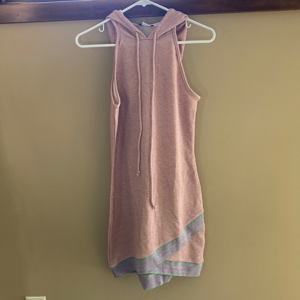 Women’s Venus pink hooded dress. Medium. New, never worn.